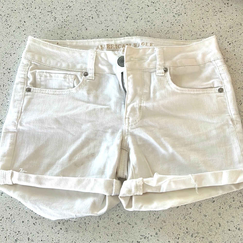 White AEO MIDI shorts